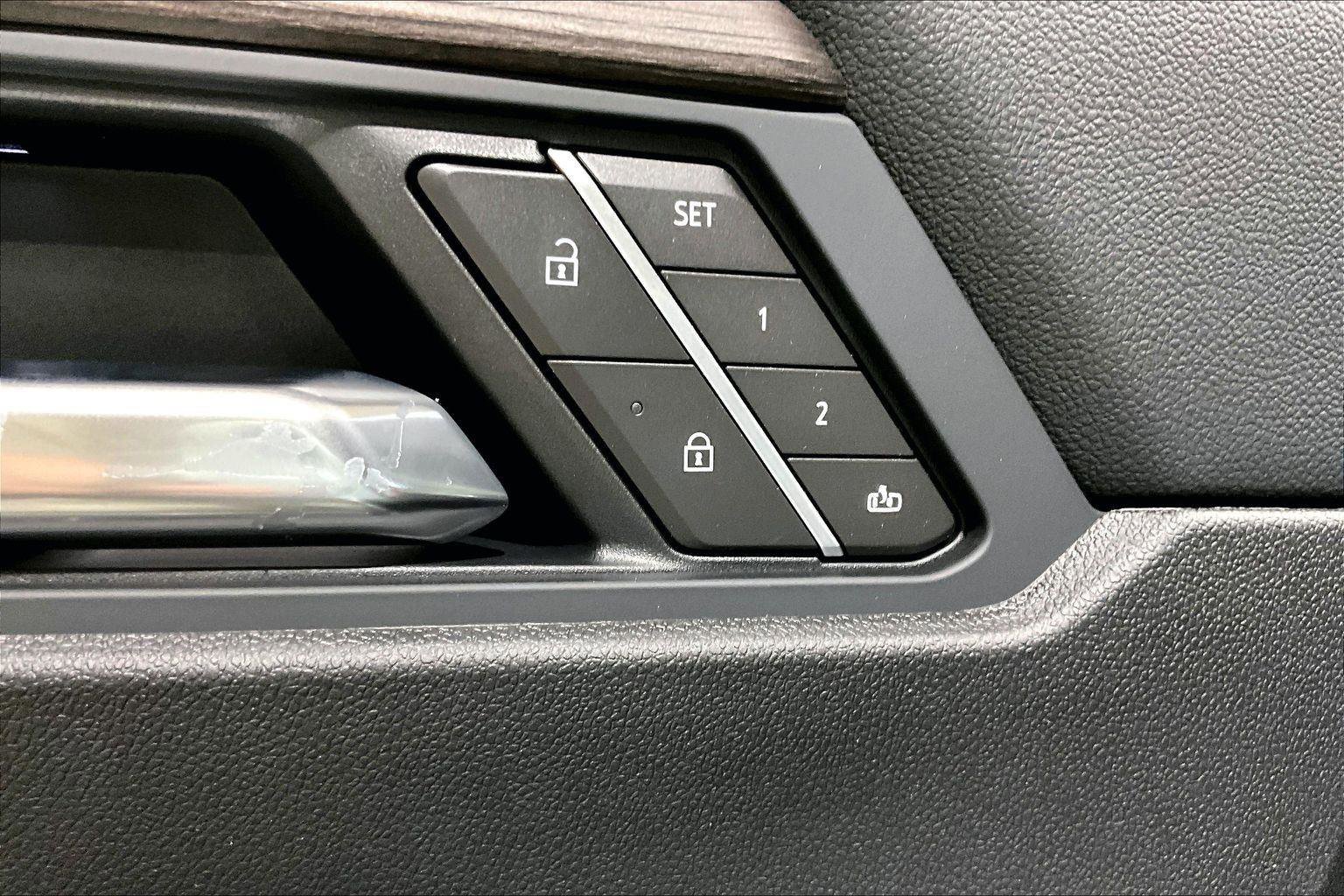 New 2026 GMC Acadia Denali w/ Super Cruise Package image 18