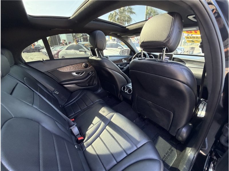 Used 2018 Mercedes-Benz C 300 Sedan image 25