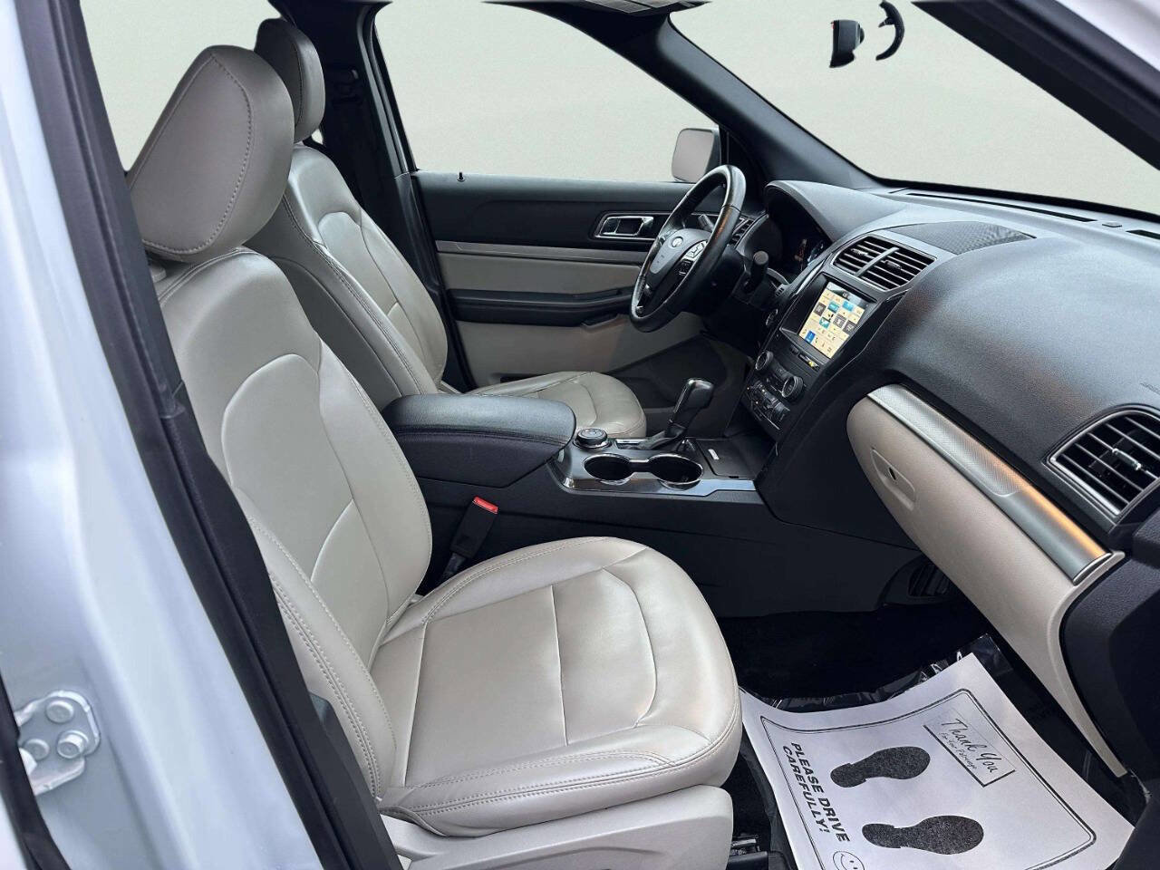 Used 2019 Ford Explorer XLT w/ Equipment Group 202A image 23