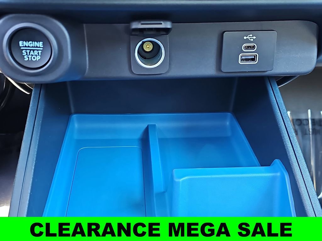 New 2025 Ford Maverick XLT image 24