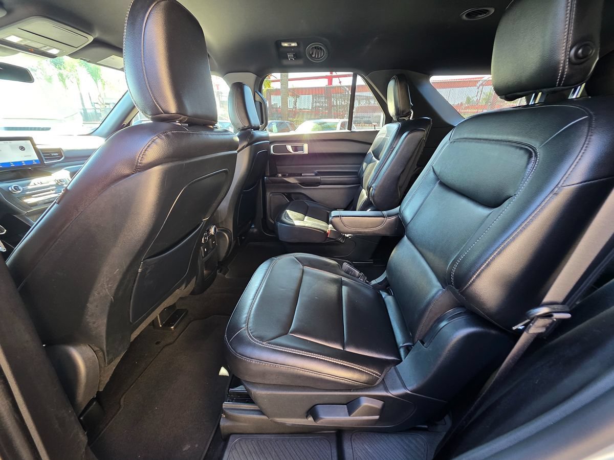 Used 2020 Ford Explorer XLT w/ Equipment Group 202A AWD/4WD image 25