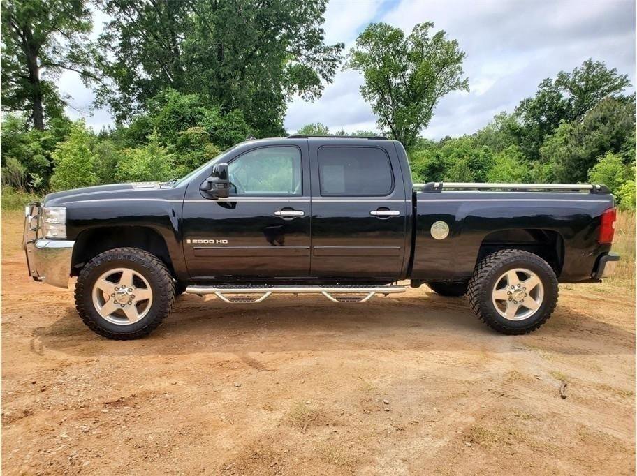 Used 2007 Chevrolet Silverado 2500 LTZ w/ Safety Package AWD/4WD image 8