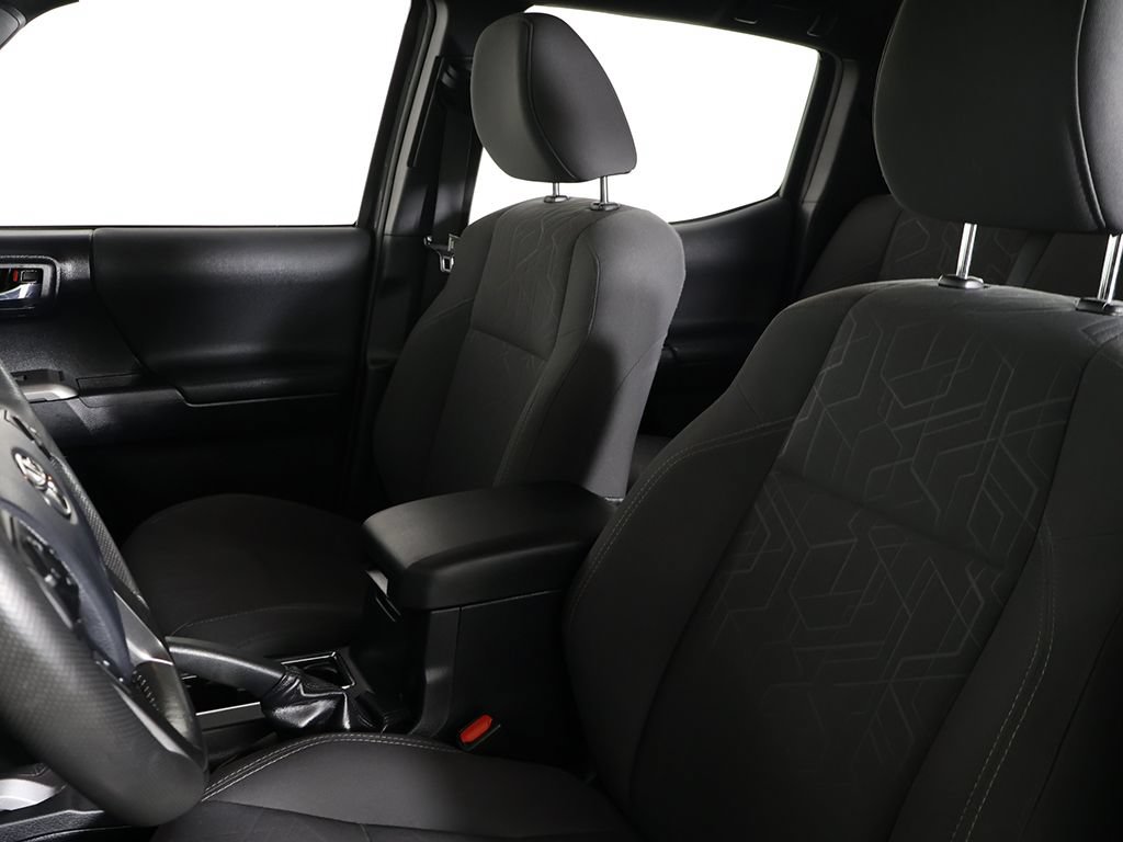 Used 2018 Toyota Tacoma TRD Sport AWD/4WD image 24