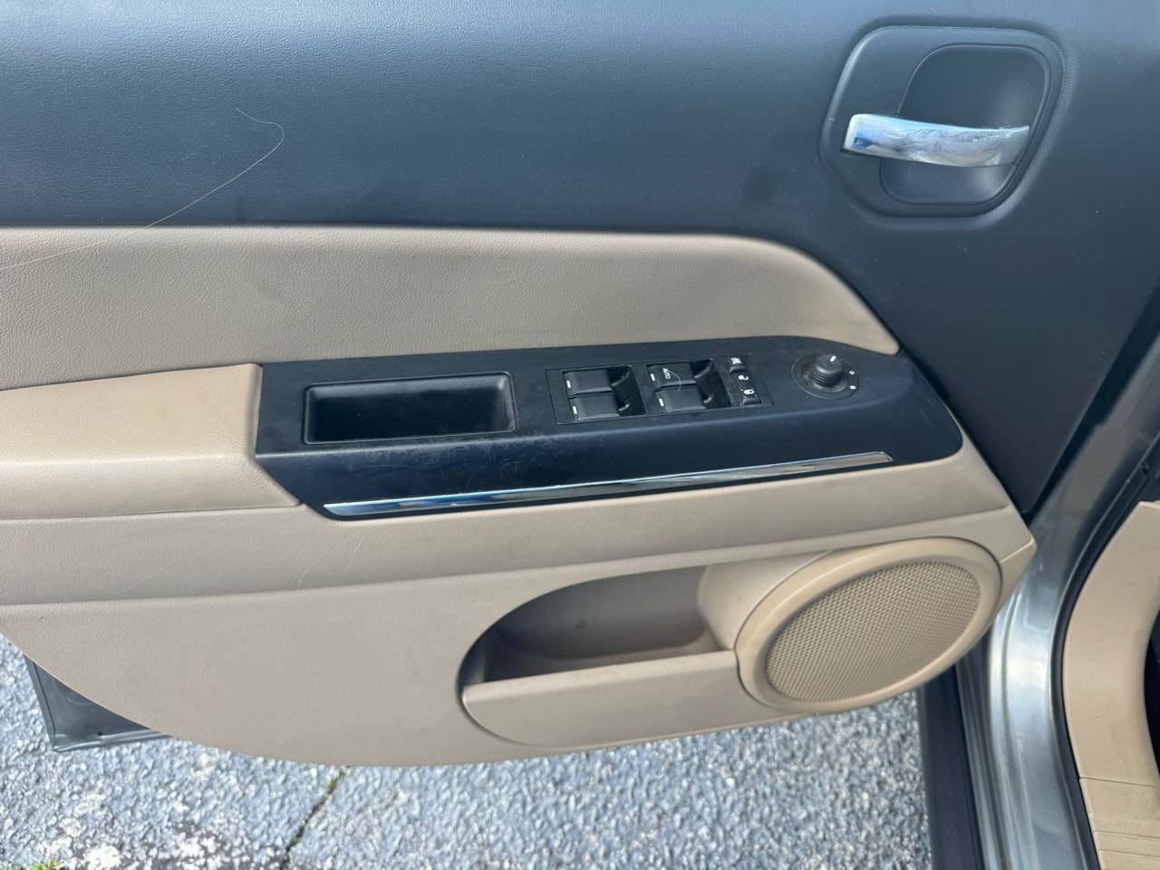 Used 2013 Jeep Patriot Limited image 13