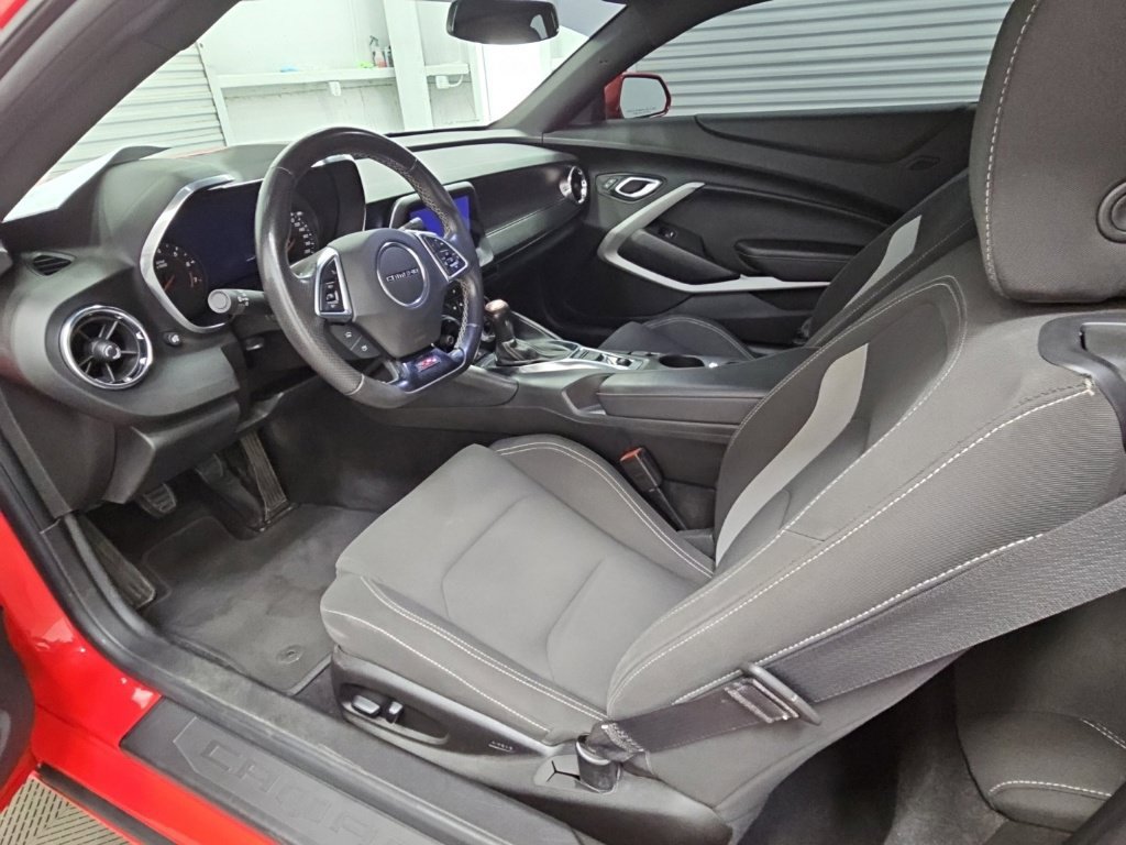 Used 2019 Chevrolet Camaro SS RWD image 10