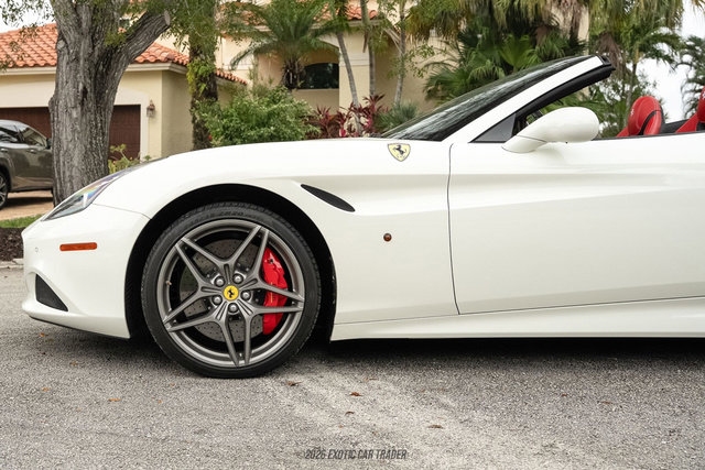 Used 2016 Ferrari California T image 4