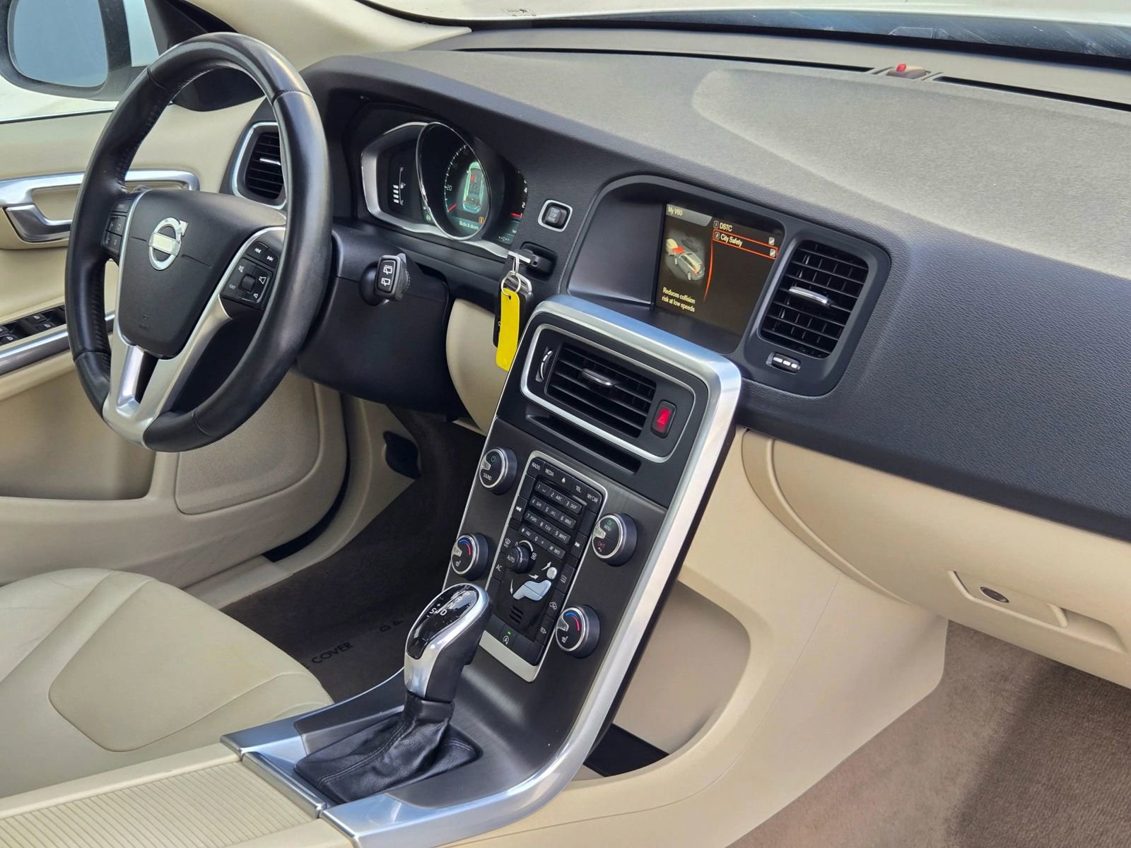 Used 2015 Volvo V60 T5 Premier image 21