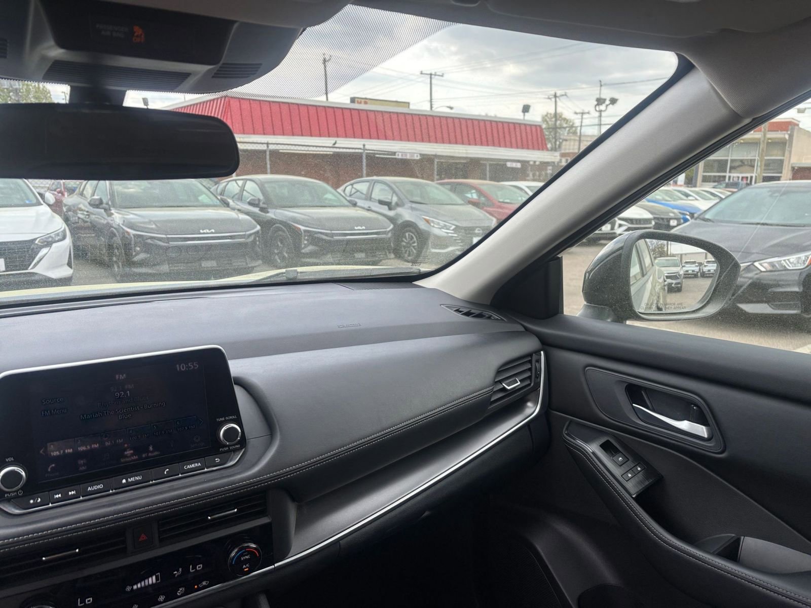 Used 2025 Nissan Rogue SV image 37