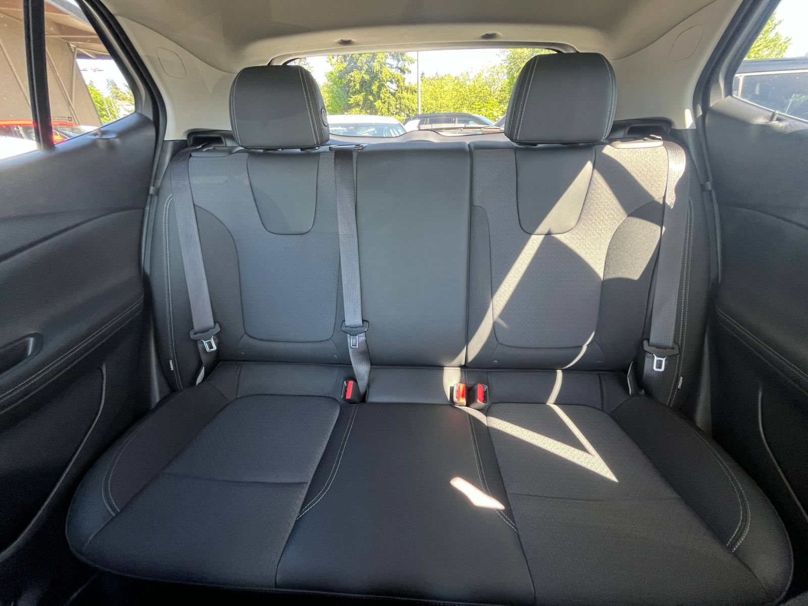 Used 2025 Buick Encore GX Preferred FWD image 38