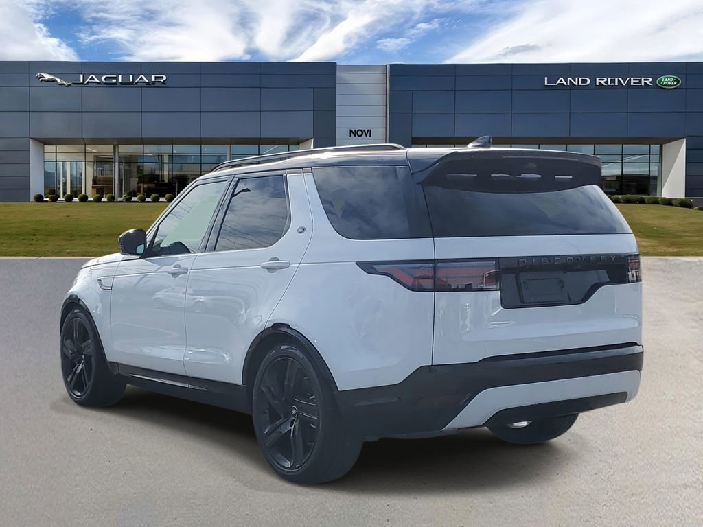 Used 2025 Land Rover Discovery Dynamic SE AWD/4WD image 2
