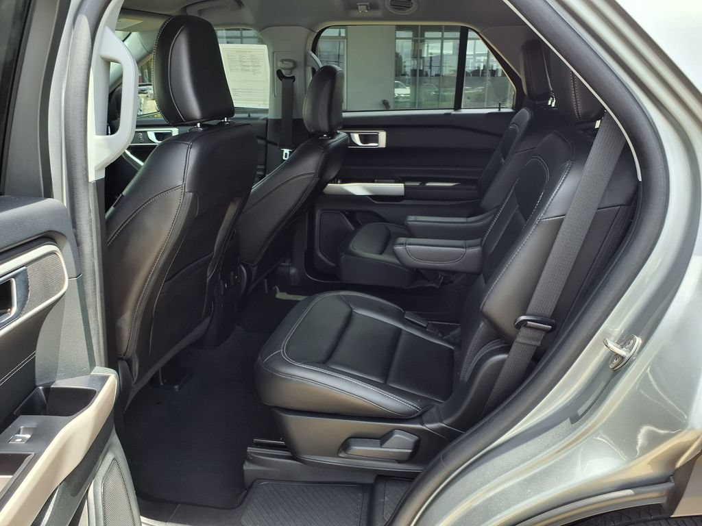 Used 2023 Ford Explorer XLT w/ Equipment Group 202A RWD image 14