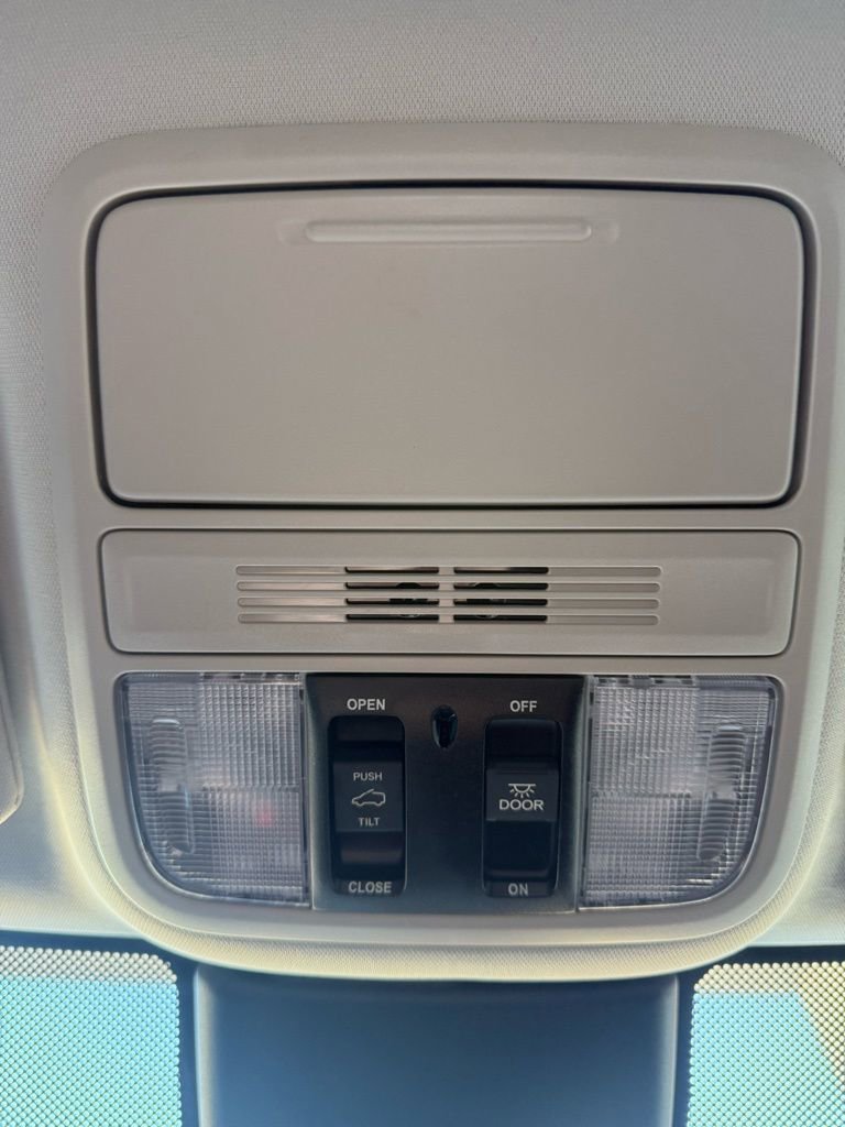 Certified 2025 Honda Odyssey Elite image 38