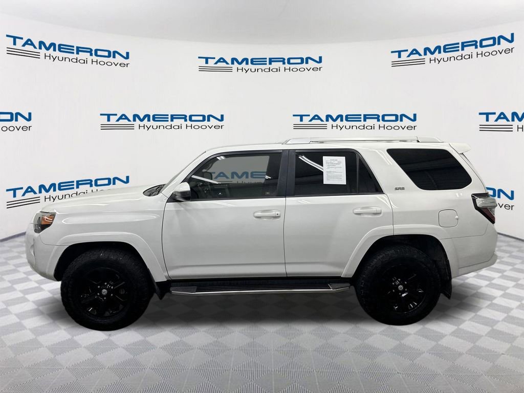 Used 2018 Toyota 4Runner SR5 AWD/4WD image 2