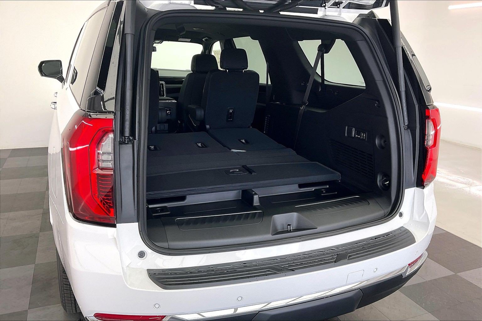 New 2026 GMC Yukon XL Elevation AWD/4WD image 11