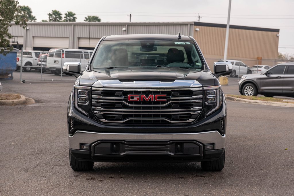 Used 2024 GMC Sierra 1500 SLT image 2