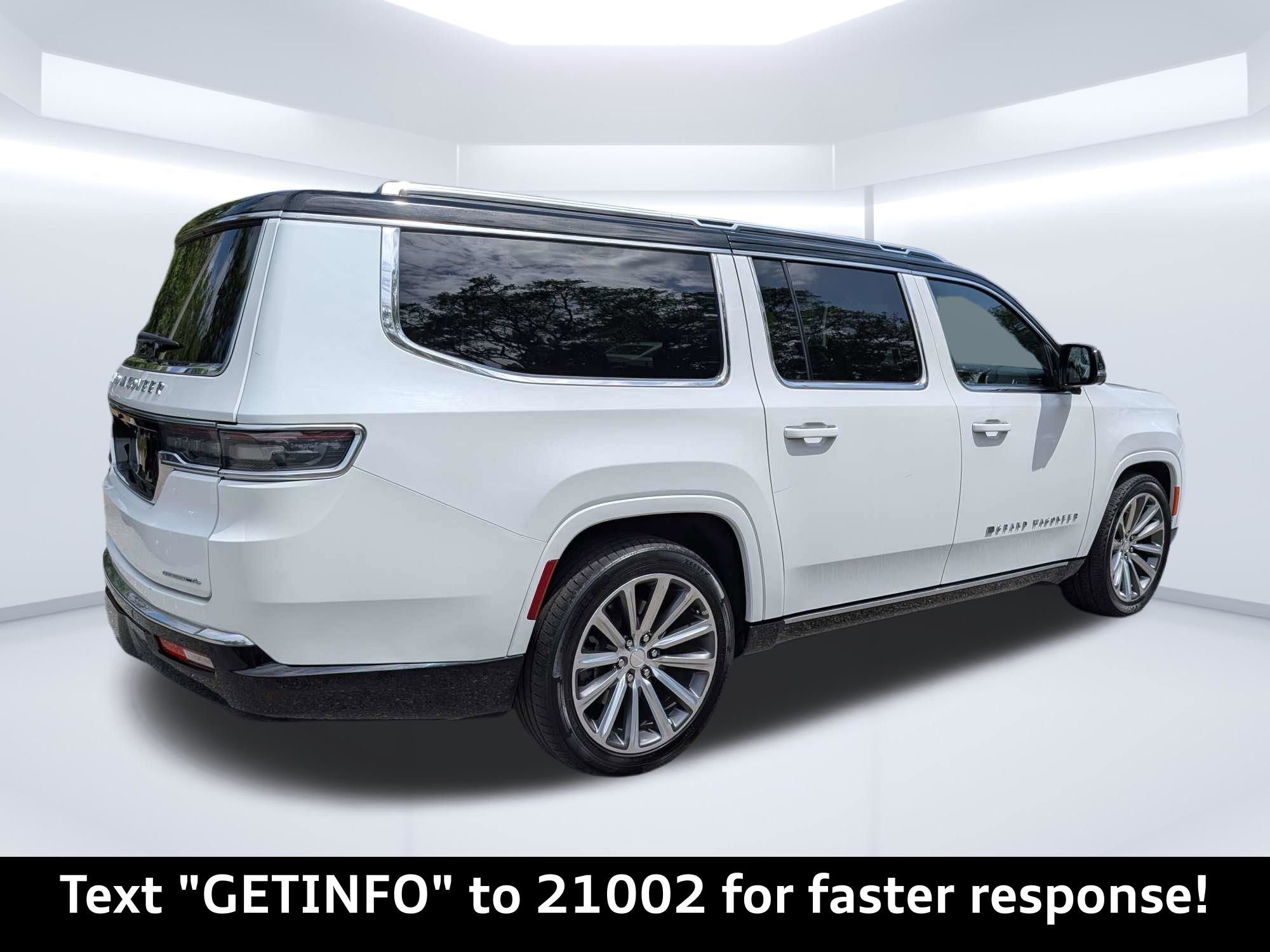 Used 2023 Jeep Grand Wagoneer L Series II AWD/4WD image 3