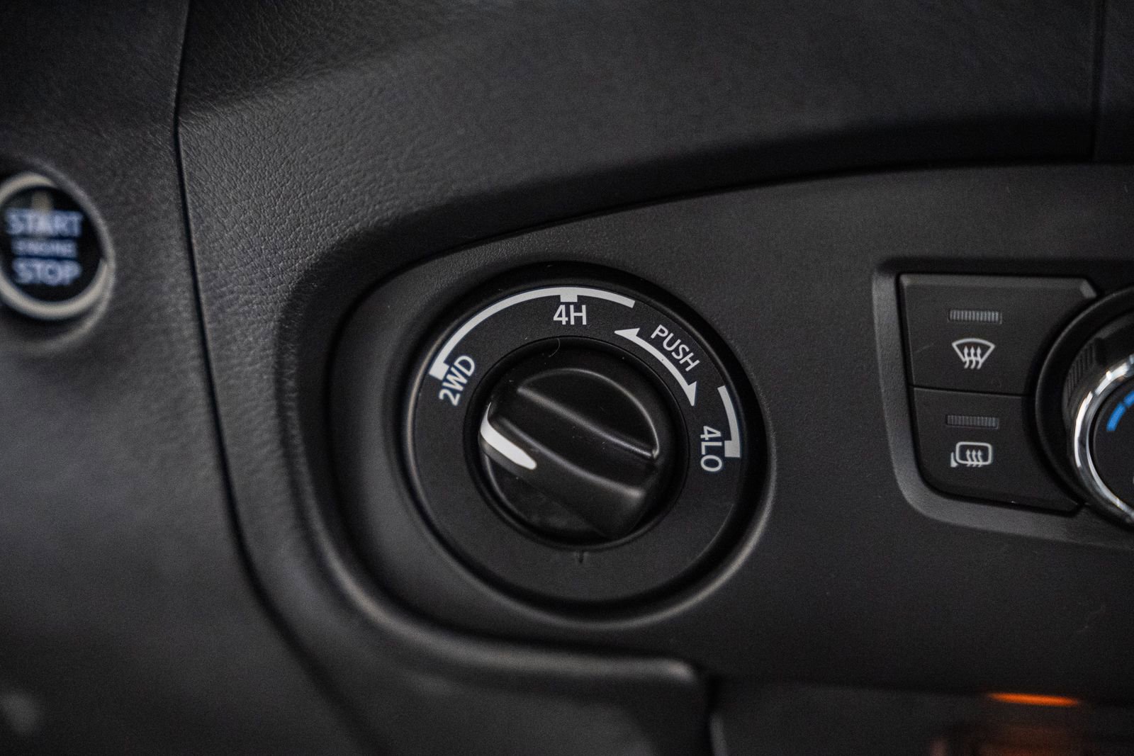 Used 2023 Nissan Frontier SV w/ SV Premium Package image 31