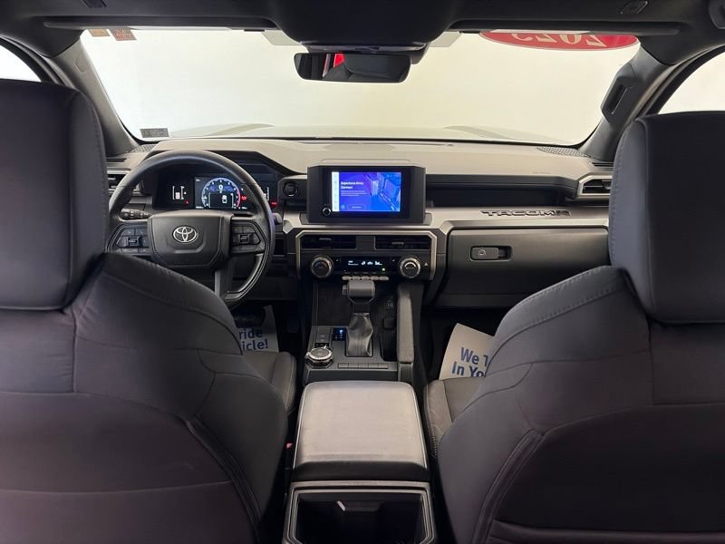 Used 2025 Toyota Tacoma SR5 AWD/4WD image 13