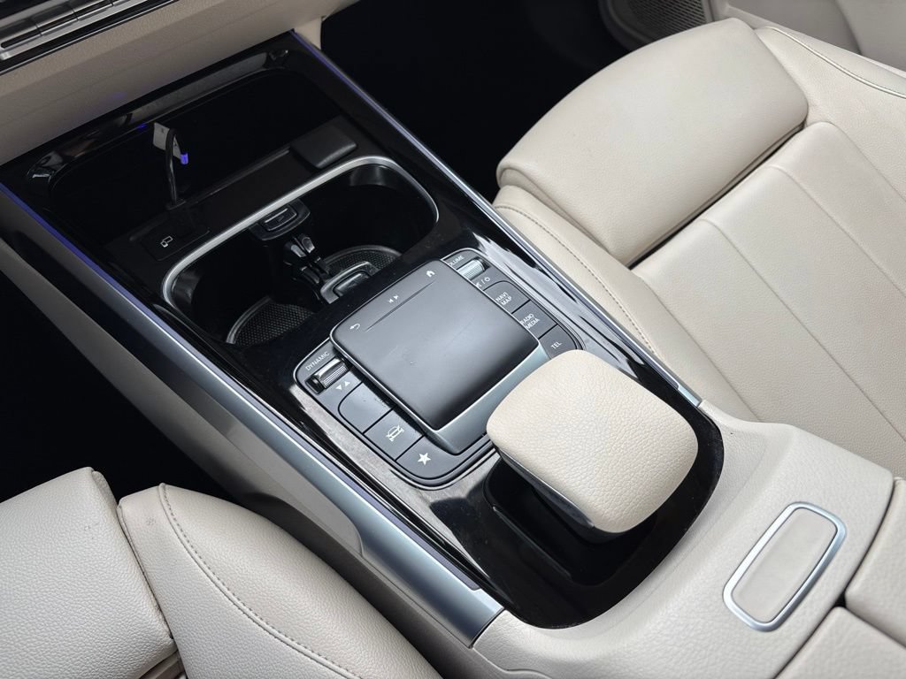 Used 2022 Mercedes-Benz GLB 250 w/ Premium Package Lite image 32