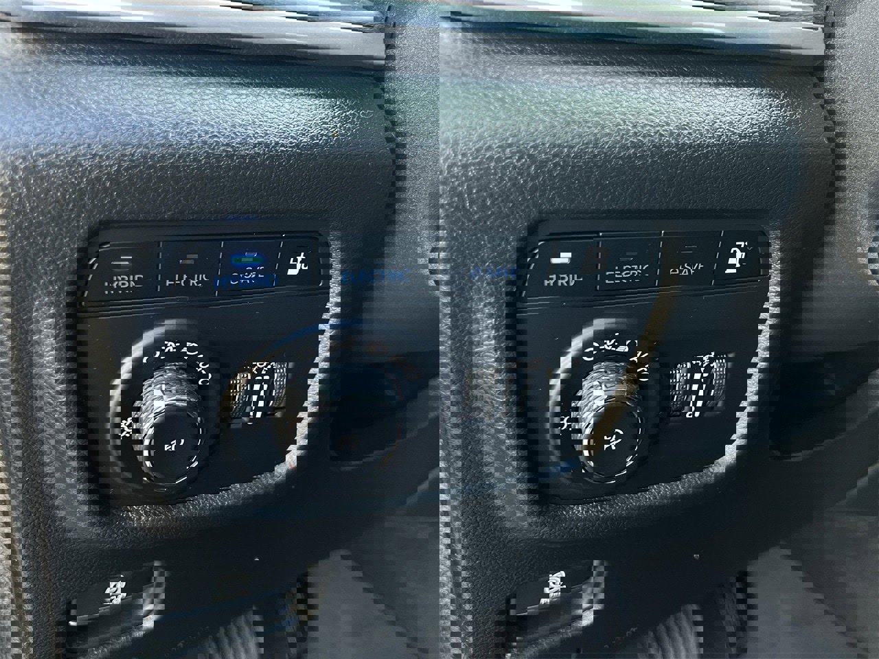 Used 2023 Jeep Grand Cherokee Overland w/ Luxury Tech Group IV image 15