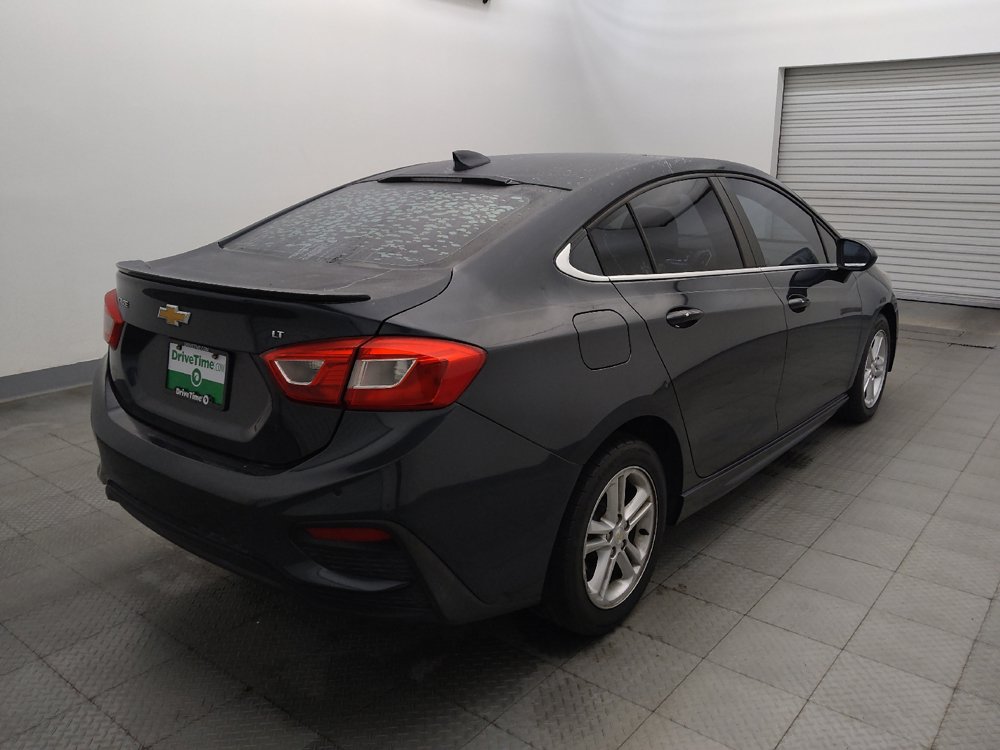 Used 2018 Chevrolet Cruze LT w/ Convenience Package FWD image 9
