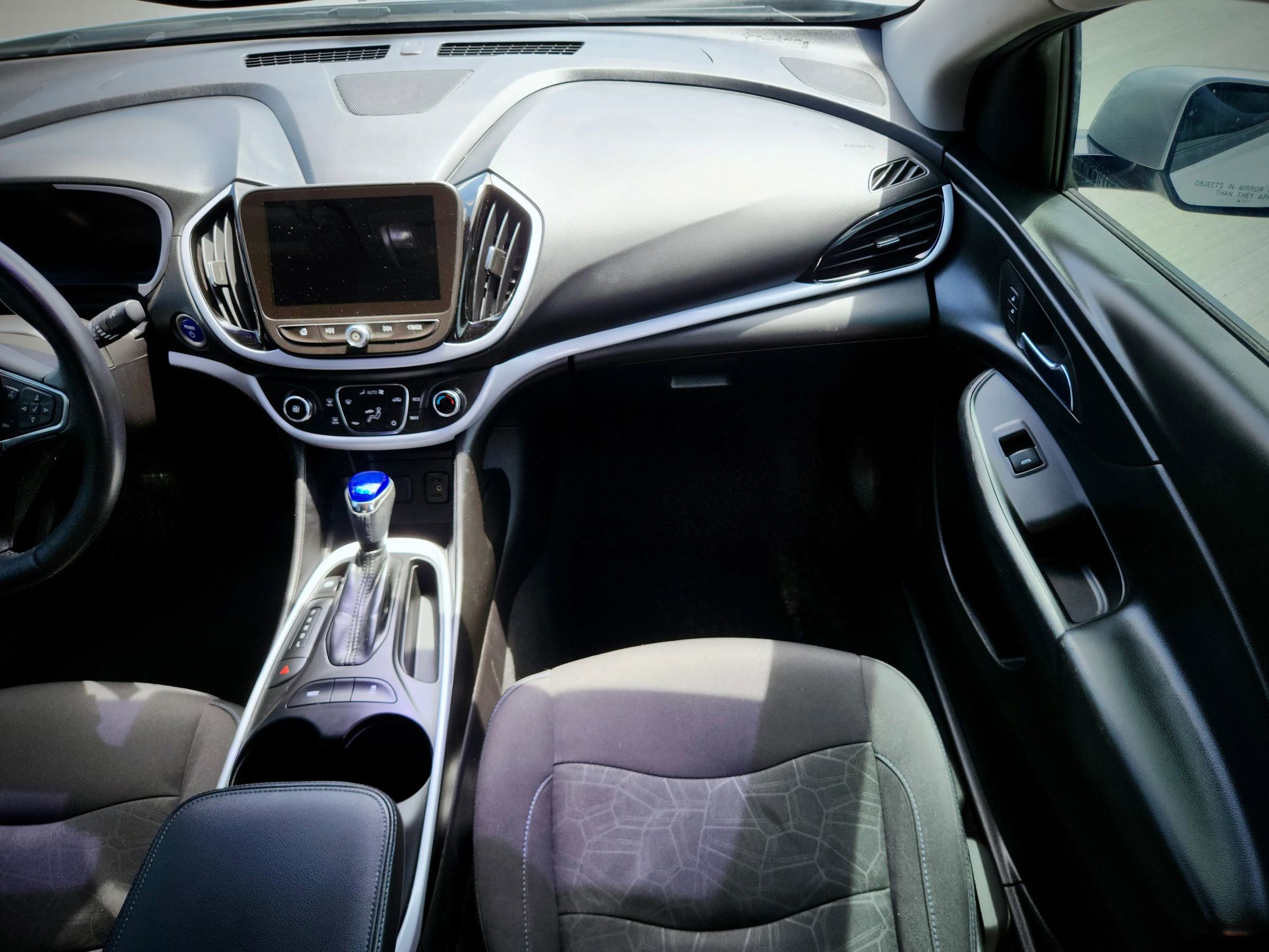 Used 2017 Chevrolet Volt LT FWD image 16