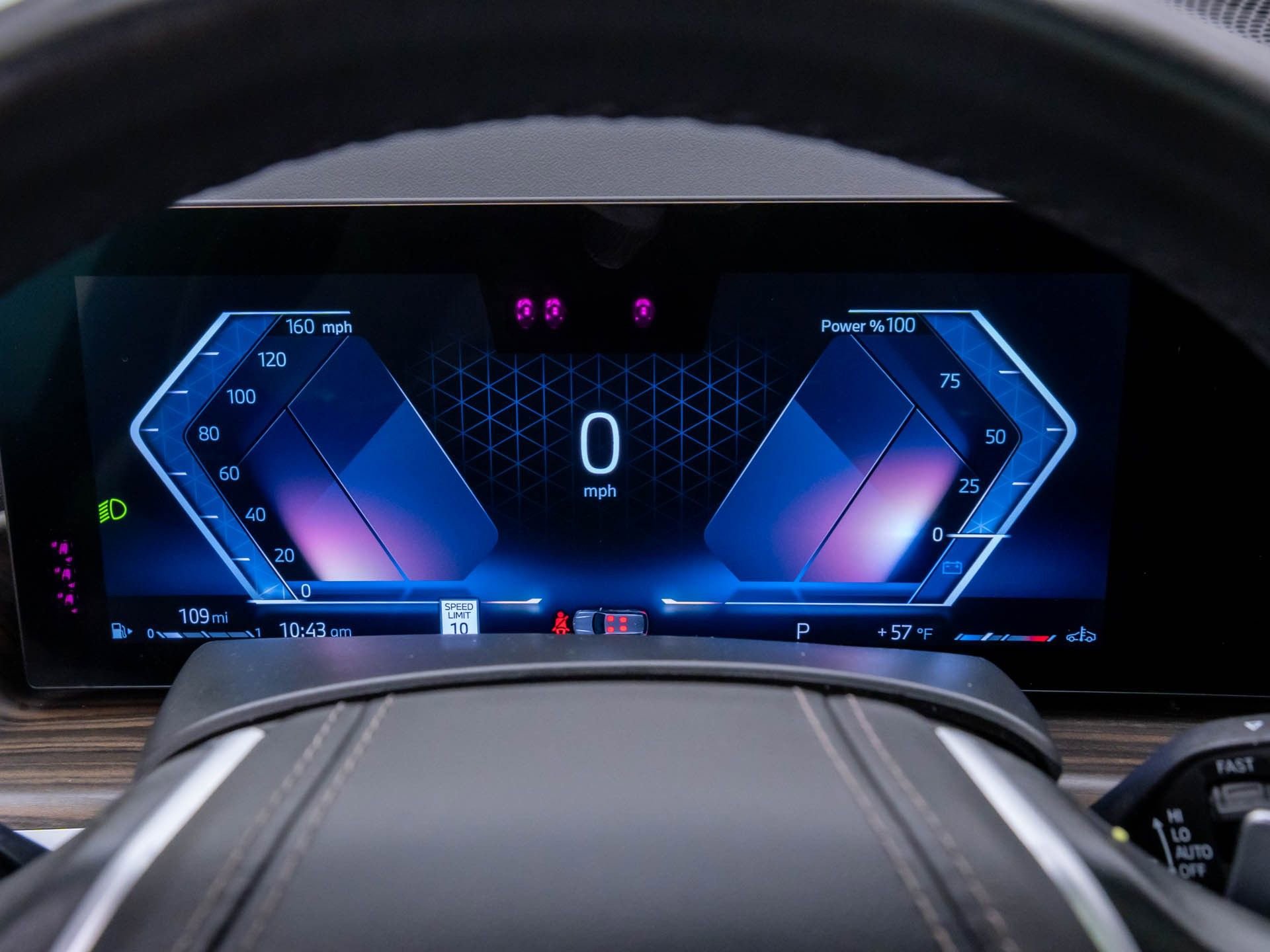 Certified 2025 BMW X7 xDrive40i w/ Executive Package image 27