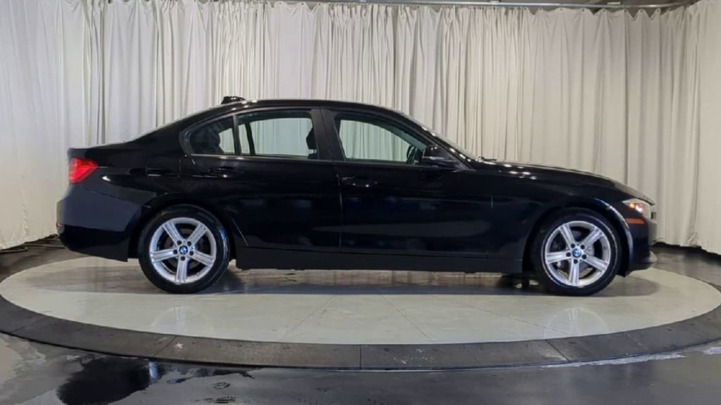 Used 2014 BMW 320i xDrive Sedan AWD/4WD image 11