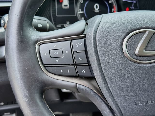 Used 2019 Lexus UX 200 w/ Premium Package FWD image 36