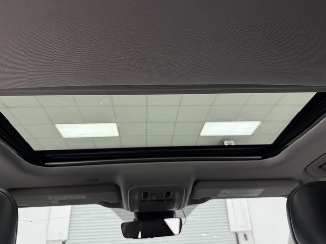 Used 2021 Toyota Highlander XLE FWD image 34