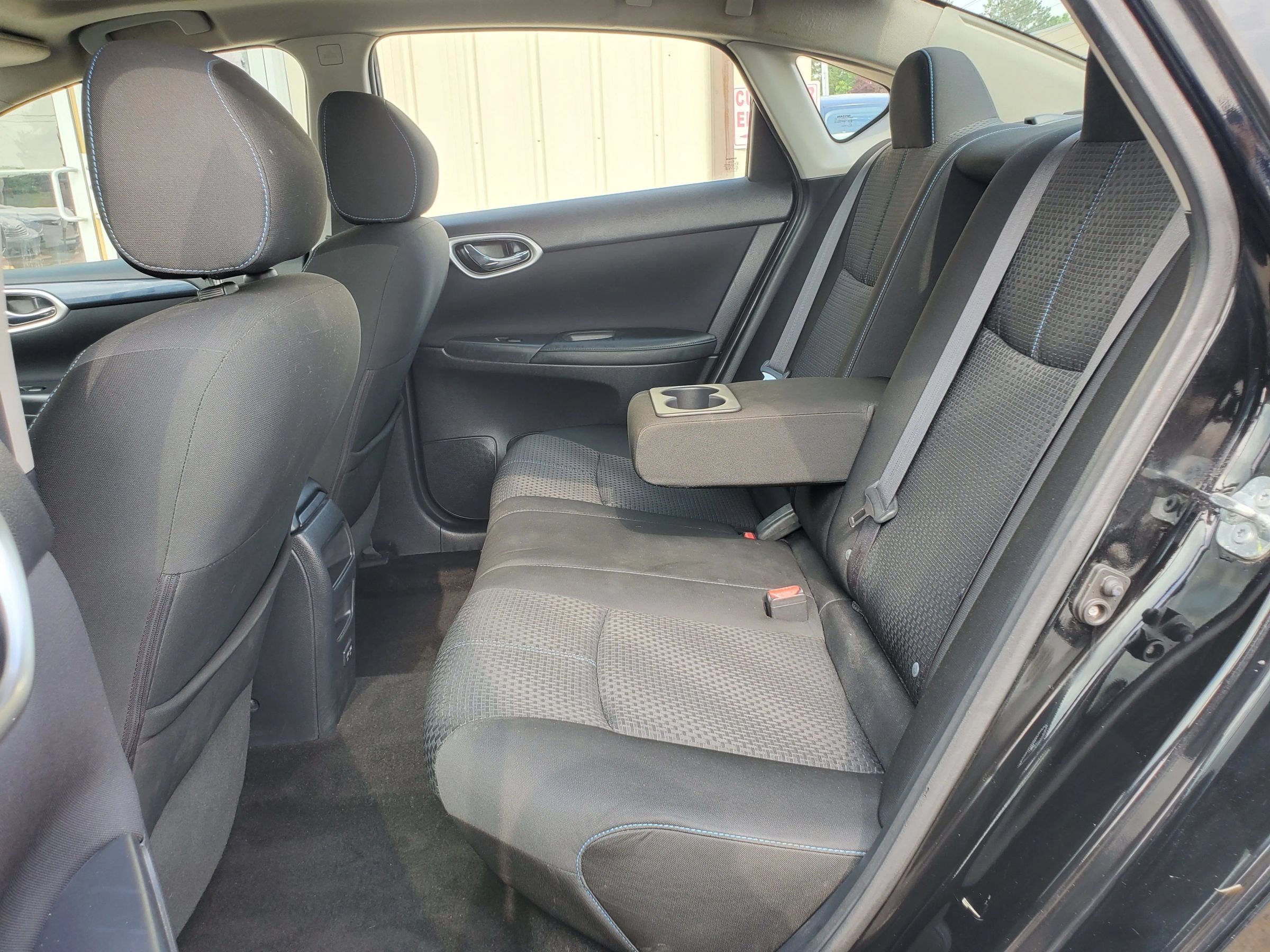 Used 2017 Nissan Sentra SR Turbo w/ SR Midnight Edition FWD image 32