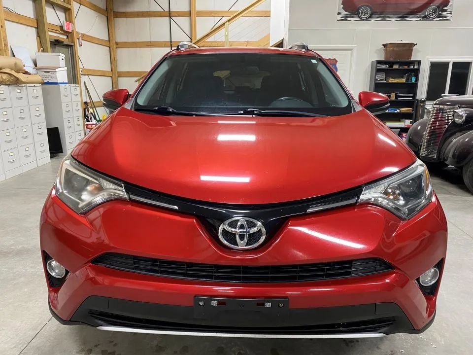 Used 2016 Toyota RAV4 XLE image 2