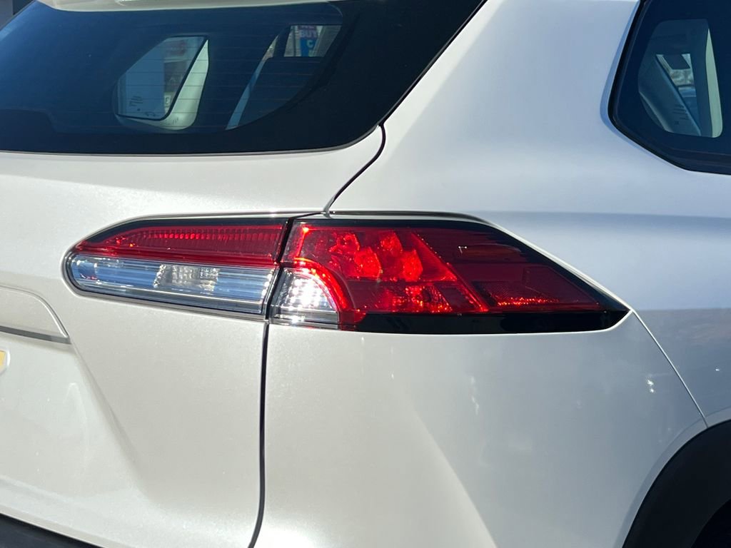 Used 2024 Toyota Corolla Cross L image 6