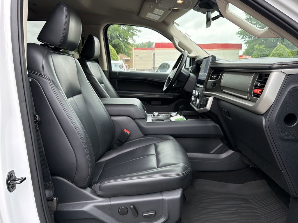 Used 2024 Ford Expedition XLT AWD/4WD image 20
