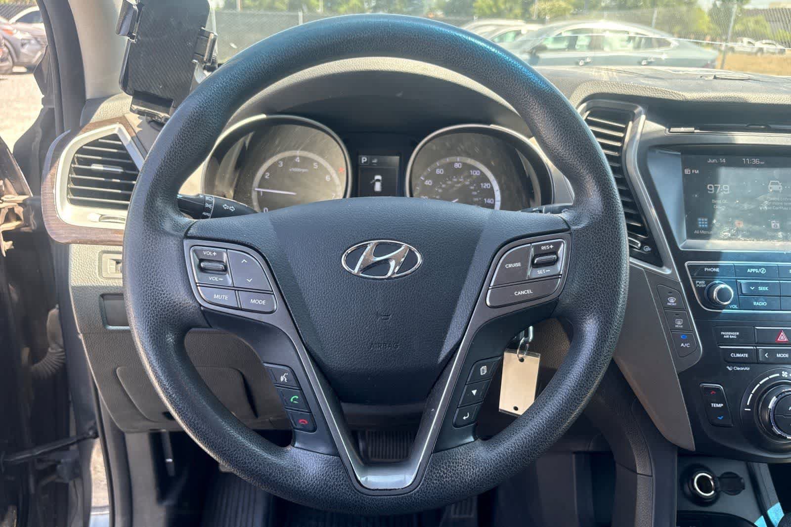 Used 2017 Hyundai Santa Fe SE w/ Cargo Package FWD image 25