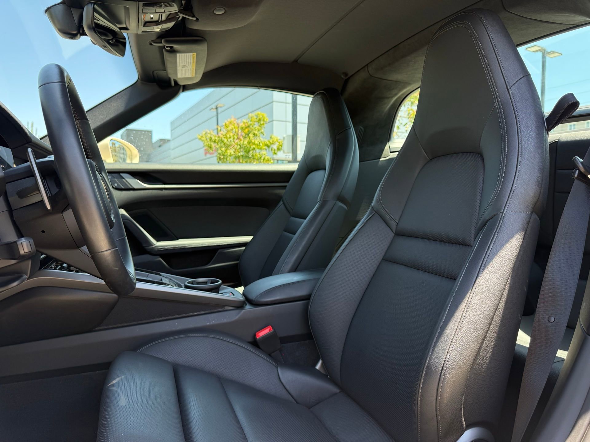 Certified 2024 Porsche 911 Targa 4 AWD/4WD image 5