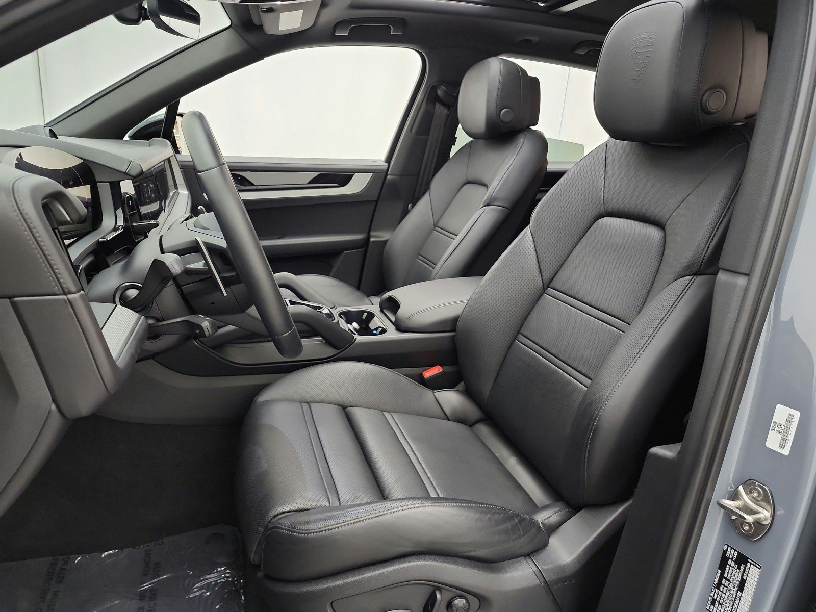 Used 2024 Porsche Cayenne S AWD/4WD image 13