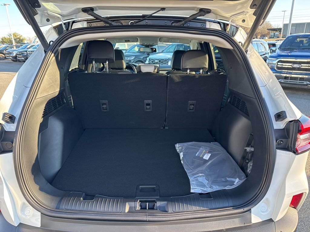 New 2025 Ford Escape SE w/ PHEV Premium Package FWD image 17