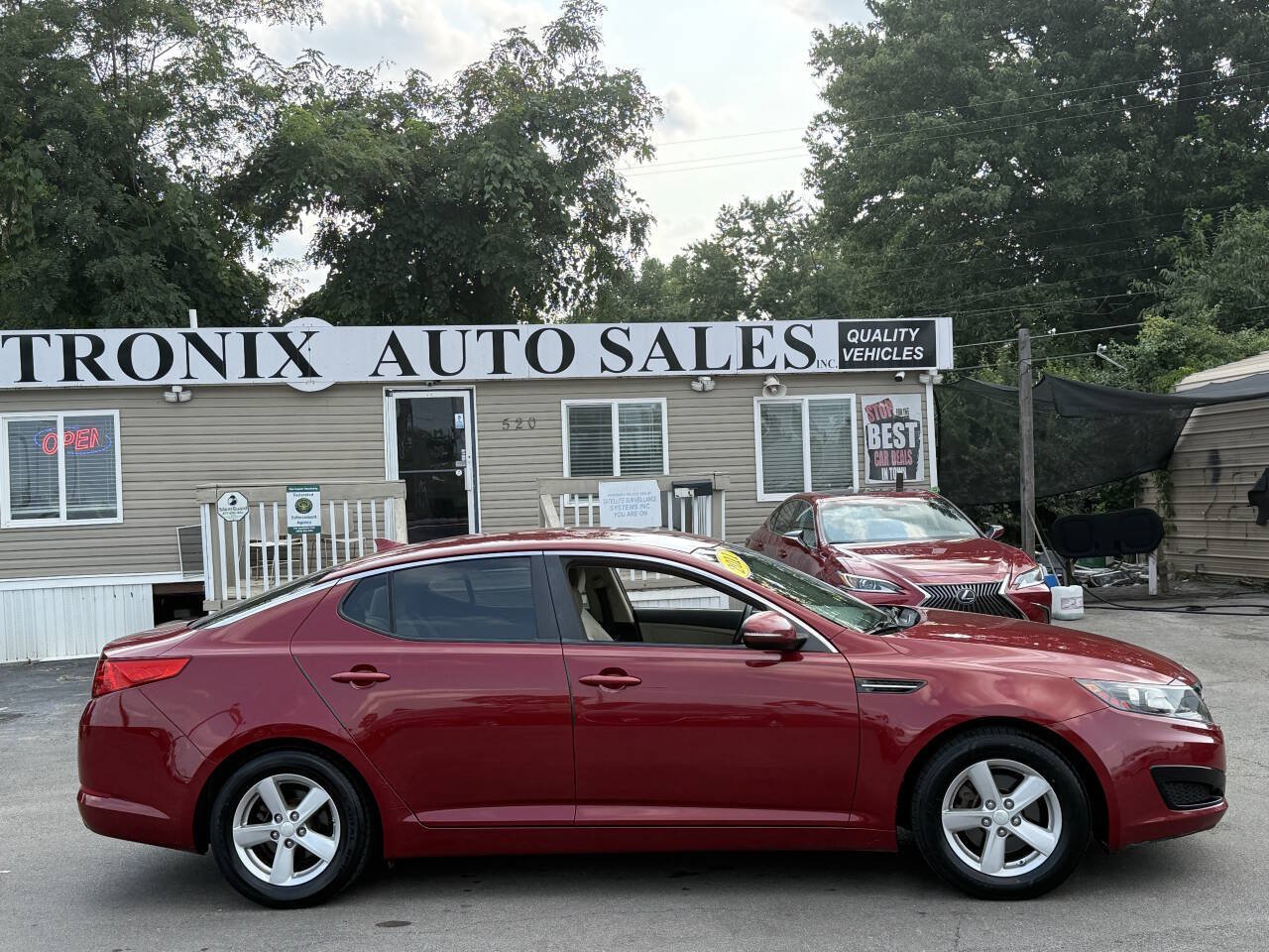 Used 2011 Kia Optima LX FWD image 7