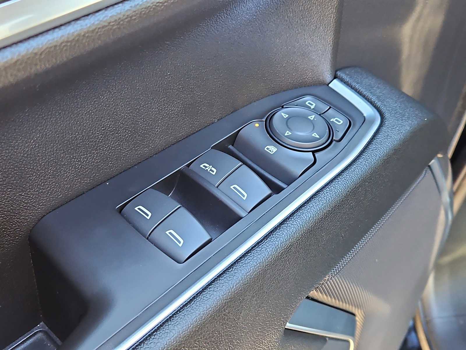 Used 2023 Chevrolet Silverado 1500 LT w/ Z71 Off-Road Package image 27