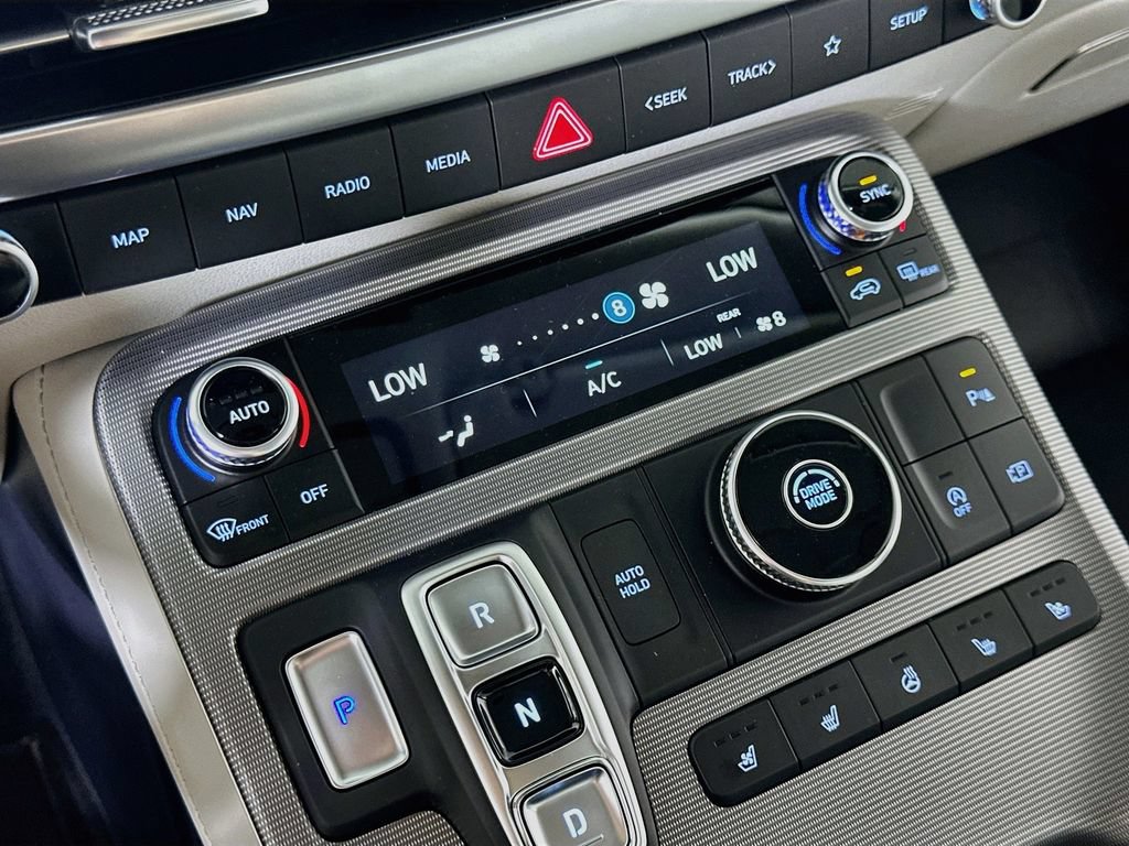 Used 2025 Hyundai Palisade Calligraphy FWD image 28