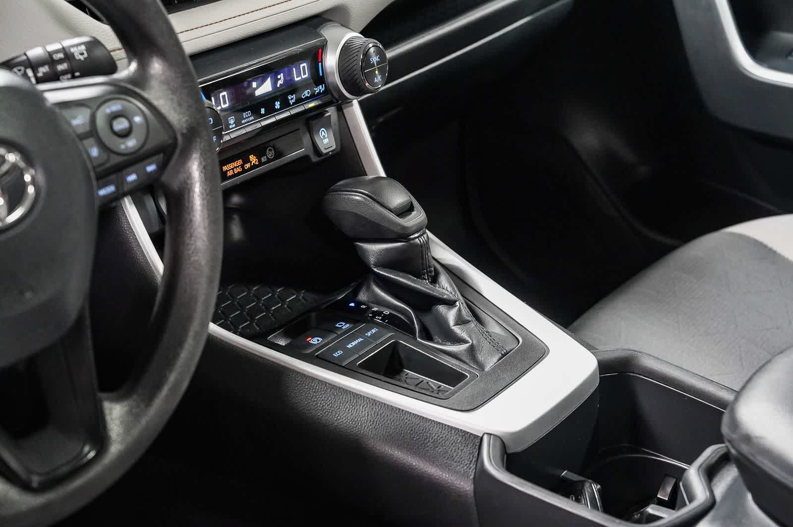 Certified 2022 Toyota RAV4 XLE w/ Convenience Package FWD image 25