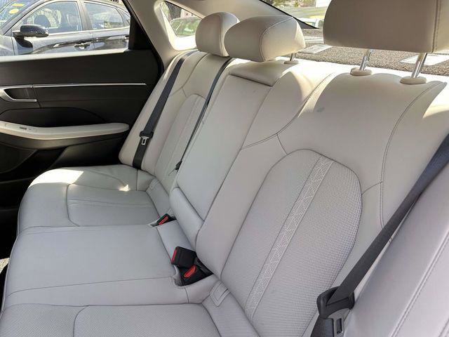 Certified 2022 Hyundai Sonata Limited FWD image 18