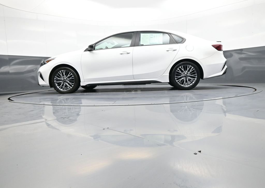 Certified 2024 Kia Forte GT-Line FWD image 31