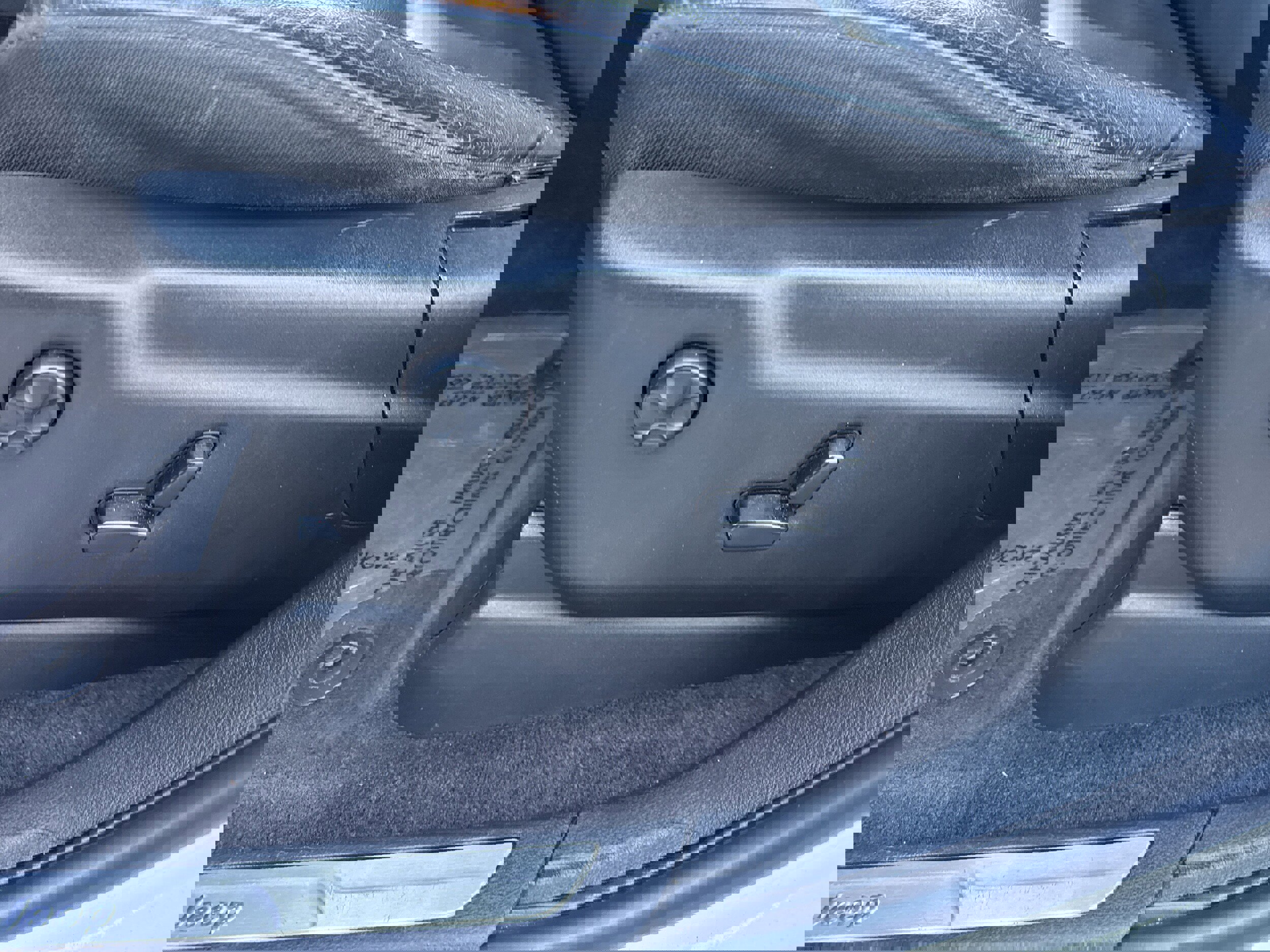 Used 2018 Jeep Grand Cherokee Limited image 6