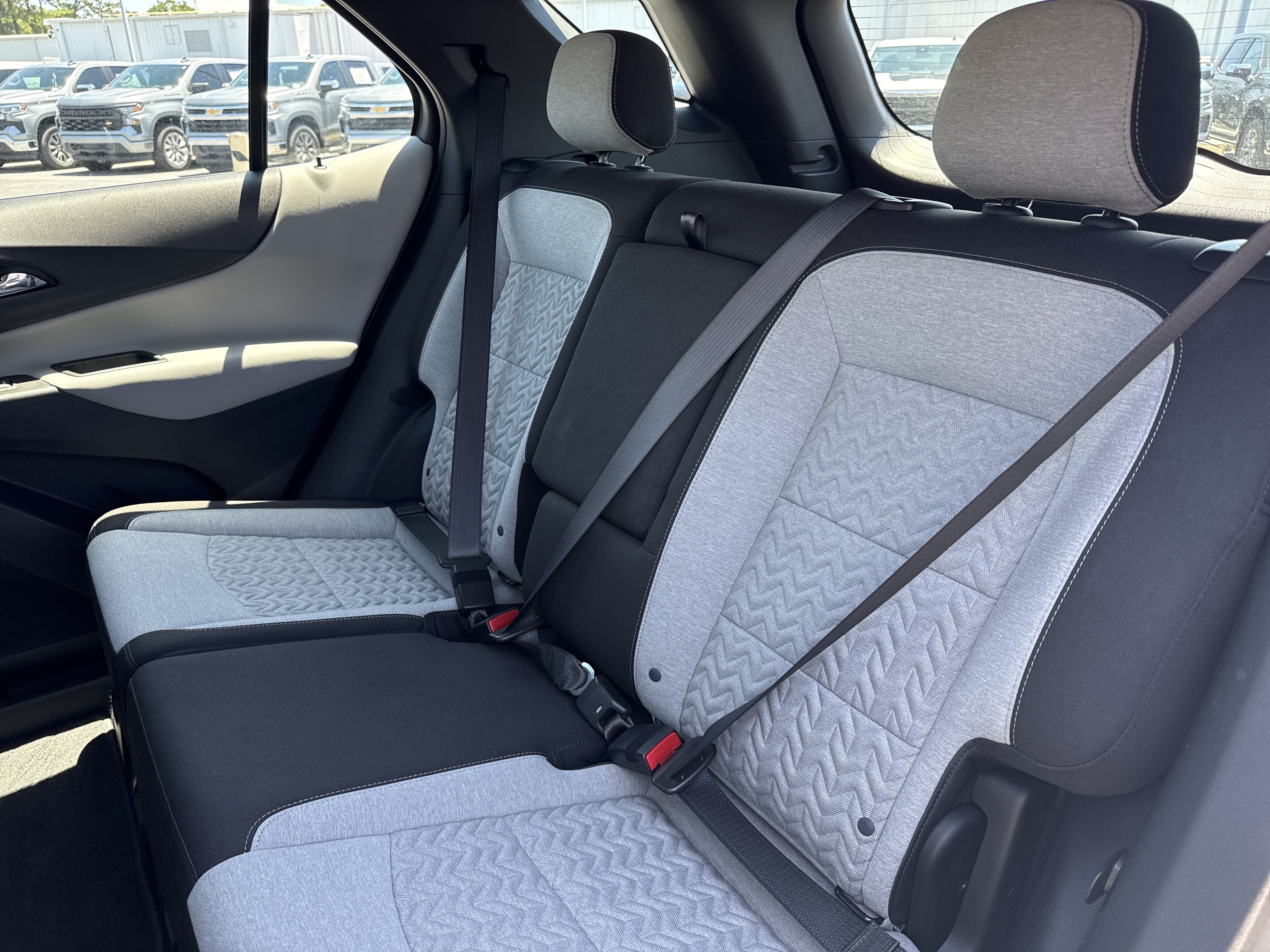 Used 2024 Chevrolet Equinox LS w/ Driver Confidence II Package FWD image 28