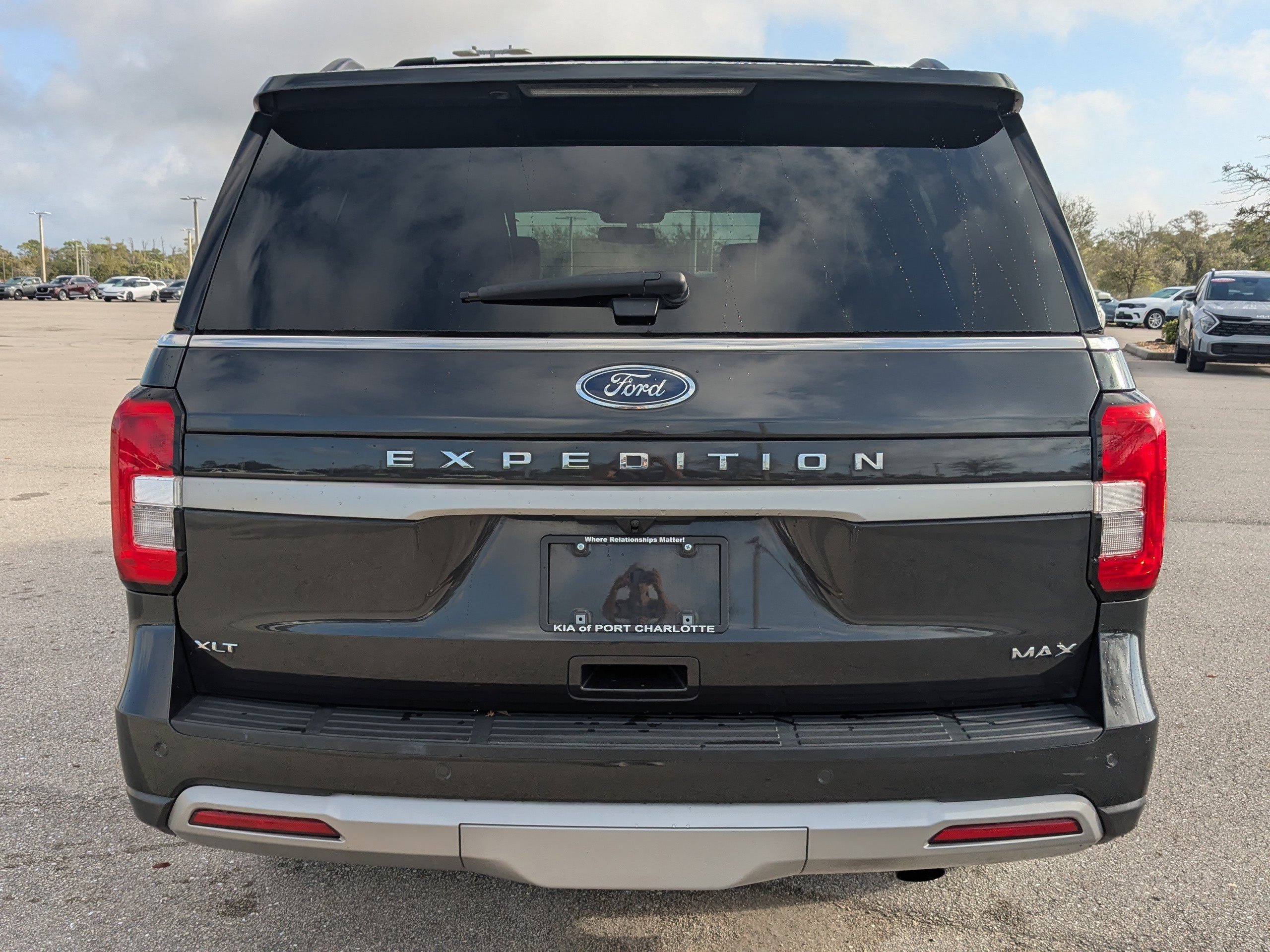 Used 2024 Ford Expedition Max XLT image 6