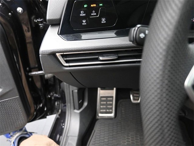 Used 2022 Volkswagen GTI SE image 16