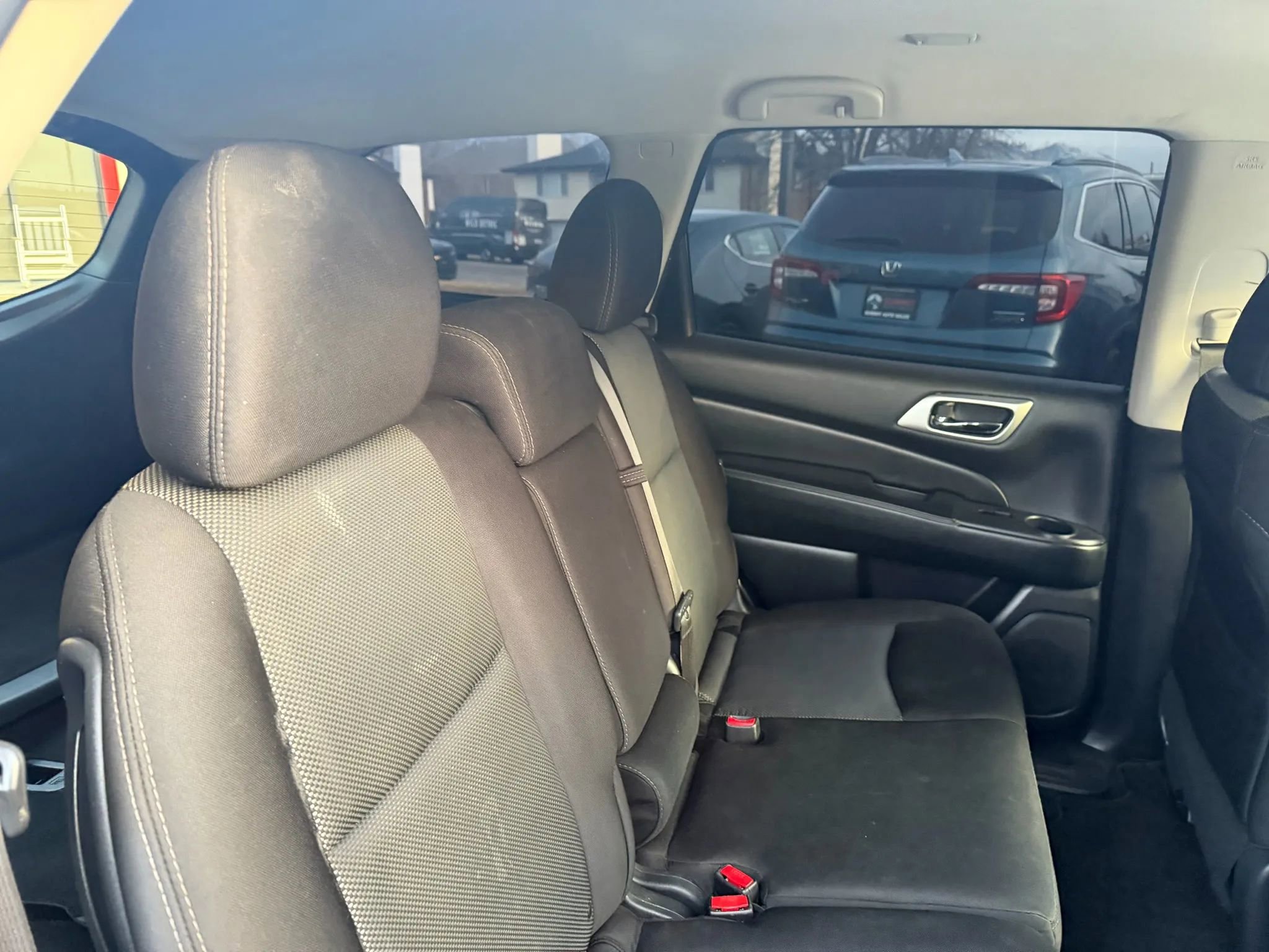 Used 2020 Nissan Pathfinder S image 22