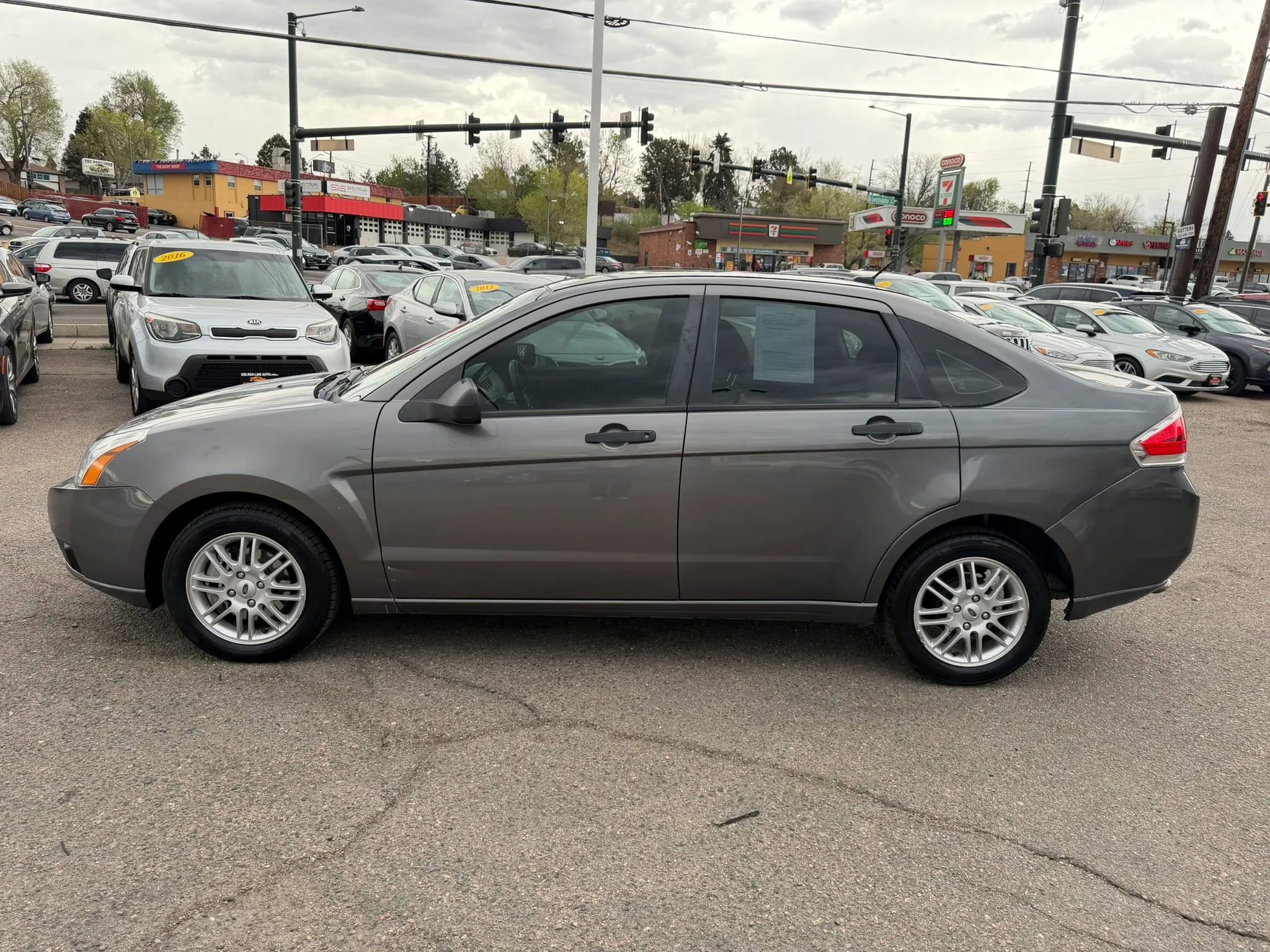 Used 2009 Ford Focus SE image 5
